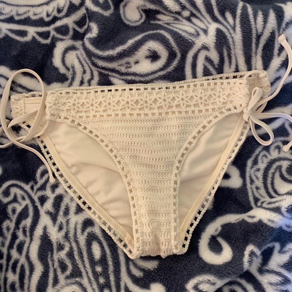 Abercrombie white crochet swim bottoms